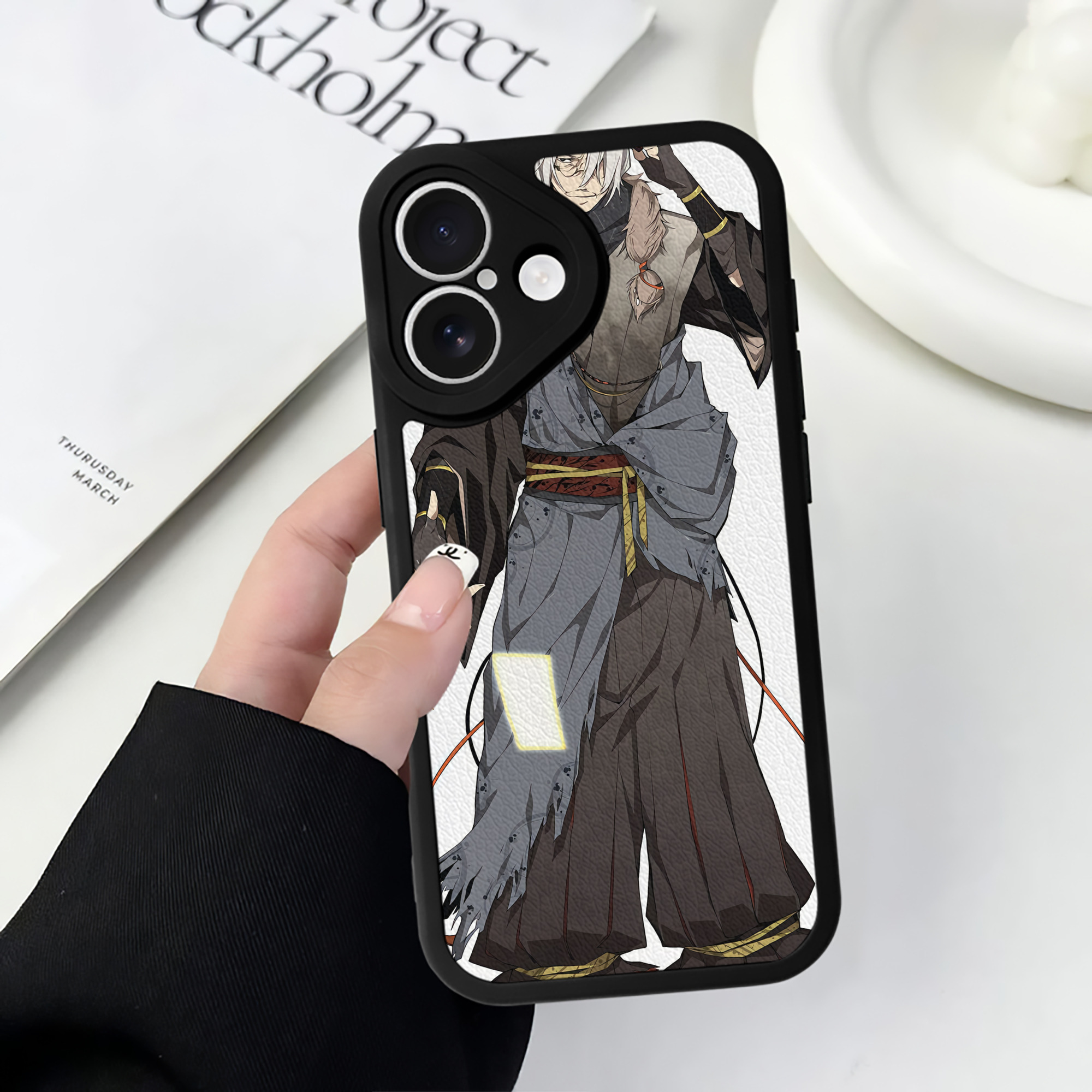 （画像用） 文豪ストレイドッグス Bungo Stray Dogs 【iPhone 16シリーズ対応】シリコンスマホケース（レザー調） 材質：シリコン